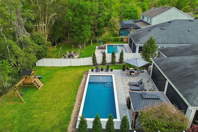 4911 LAKESHORE OAKS COURT, Tampa, FL 33624