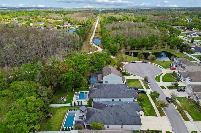 4911 LAKESHORE OAKS COURT, Tampa, FL 33624