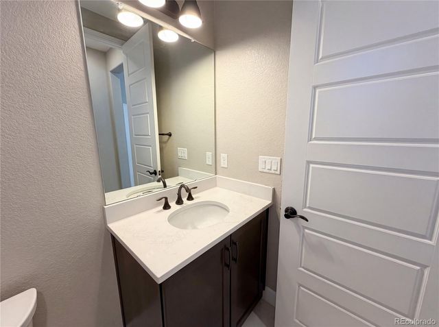 60 Sandalwood Way, Highlands Ranch, CO 80126