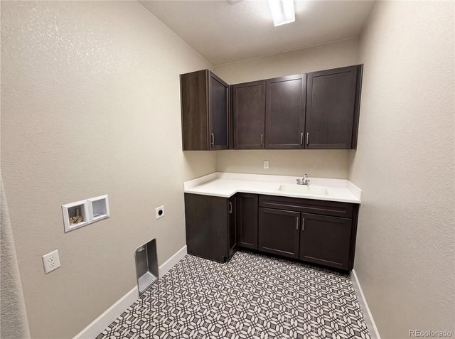 60 Sandalwood Way, Highlands Ranch, CO 80126