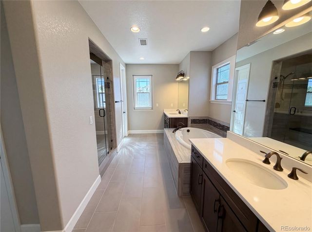 60 Sandalwood Way, Highlands Ranch, CO 80126