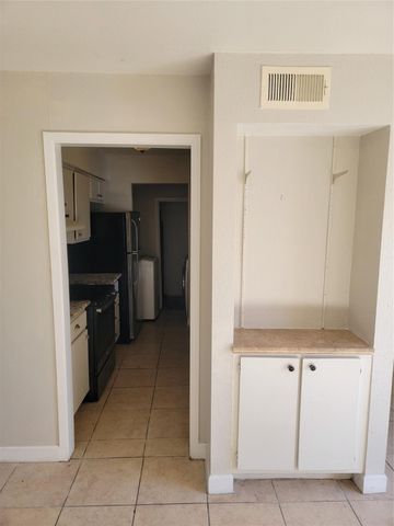 8901 S Braeswood Boulevard 107, Houston, TX 77074