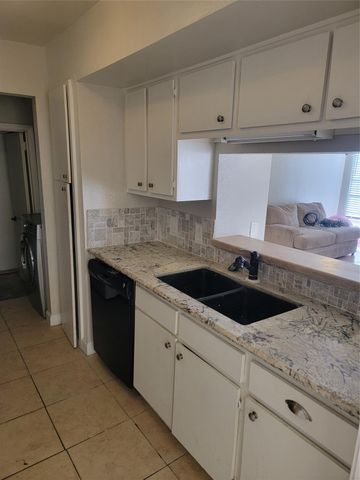 8901 S Braeswood Boulevard 107, Houston, TX 77074