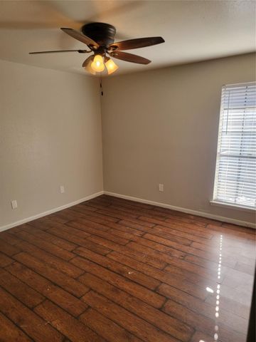 8901 S Braeswood Boulevard 107, Houston, TX 77074