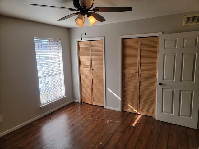 8901 S Braeswood Boulevard 107, Houston, TX 77074