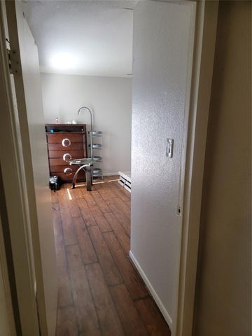 8901 S Braeswood Boulevard 107, Houston, TX 77074