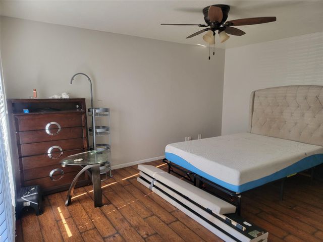 8901 S Braeswood Boulevard 107, Houston, TX 77074
