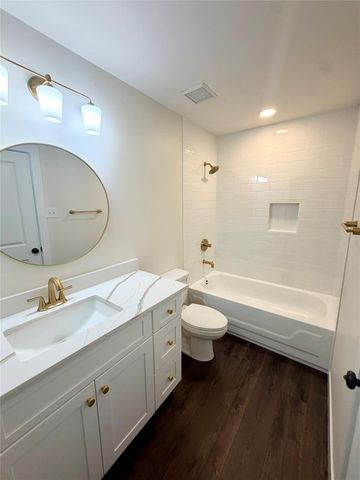 18617 Egret Bay Boulevard 504, Webster, TX 77058