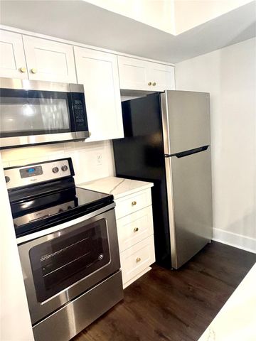 18617 Egret Bay Boulevard 504, Webster, TX 77058