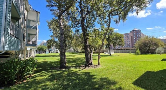 18617 Egret Bay Boulevard 504, Webster, TX 77058
