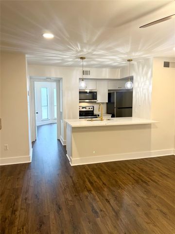 18617 Egret Bay Boulevard 504, Webster, TX 77058