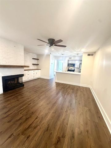 18617 Egret Bay Boulevard 504, Webster, TX 77058