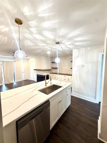 18617 Egret Bay Boulevard 504, Webster, TX 77058