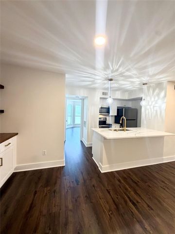 18617 Egret Bay Boulevard 504, Webster, TX 77058