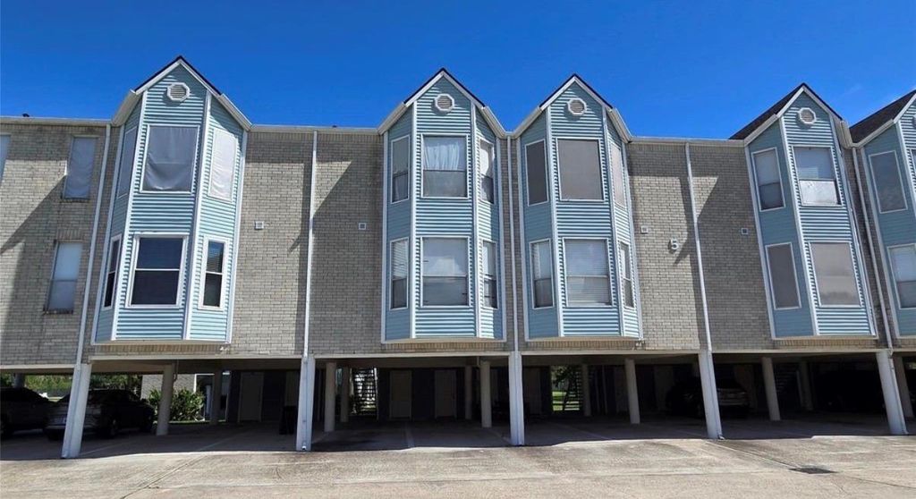 18617 Egret Bay Boulevard 504, Webster, TX 77058