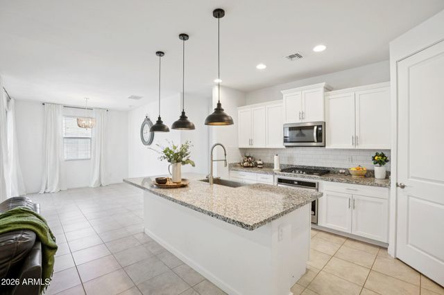 17864 W FETLOCK Trail, Surprise, AZ 85387