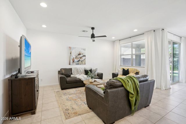 17864 W FETLOCK Trail, Surprise, AZ 85387