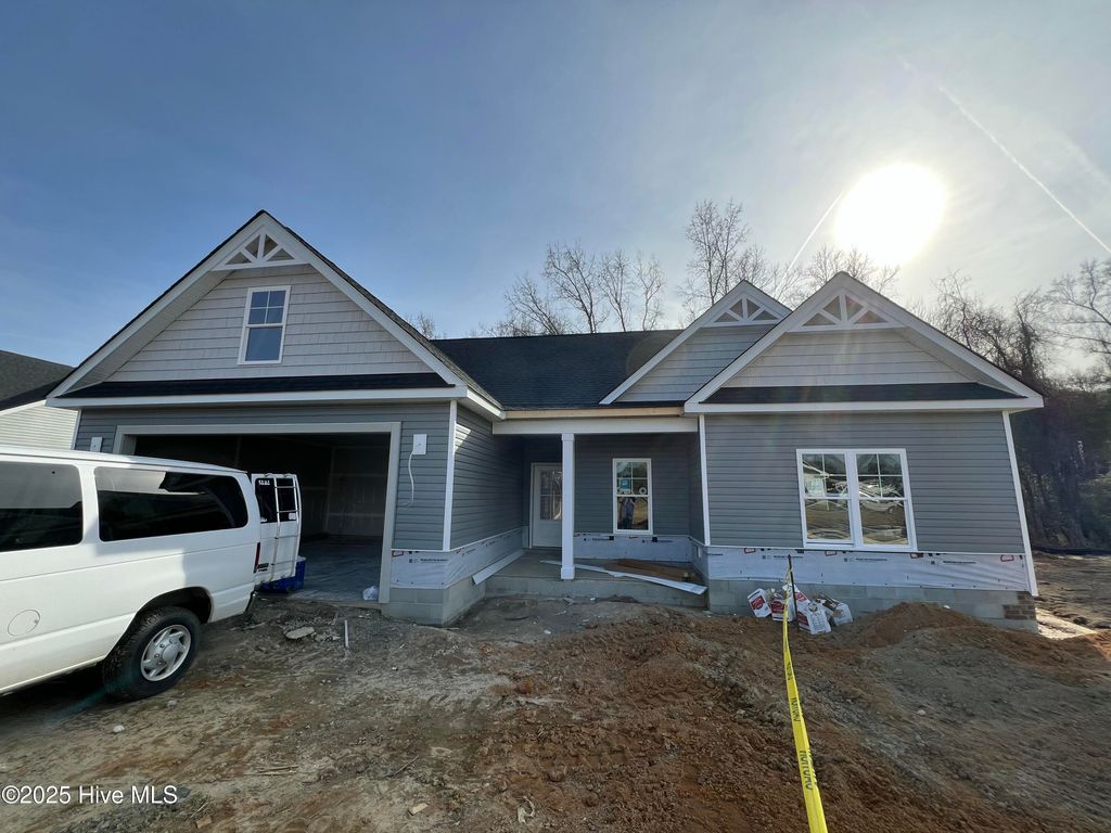 400 Creeks Edge Drive, Pikeville, NC 27863