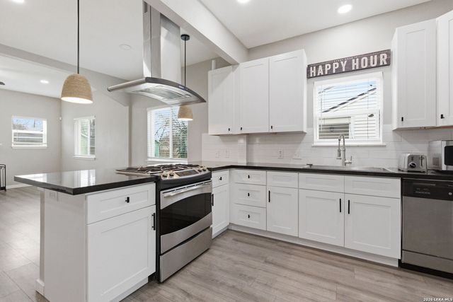 715 Avant, San Antonio, TX 78210