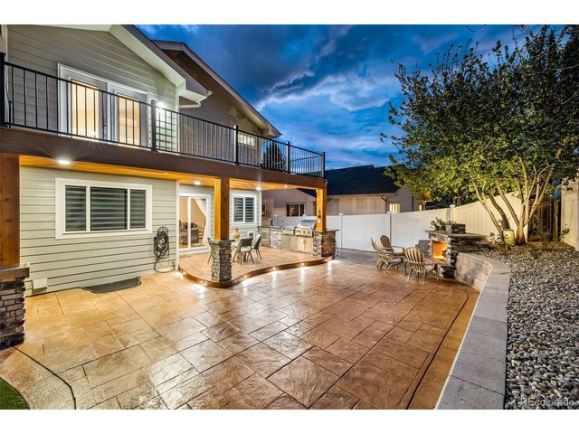 752 Brookside Dr, Longmont, CO 80504