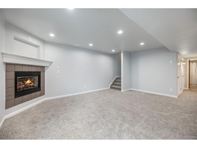 752 Brookside Dr, Longmont, CO 80504