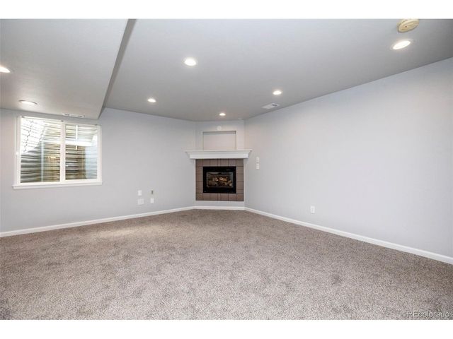 752 Brookside Dr, Longmont, CO 80504