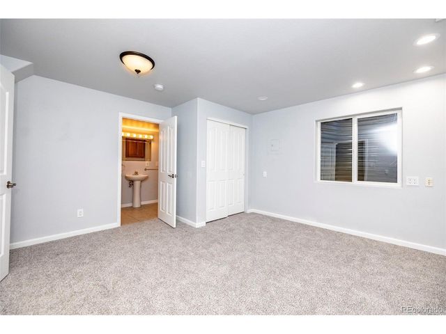 752 Brookside Dr, Longmont, CO 80504