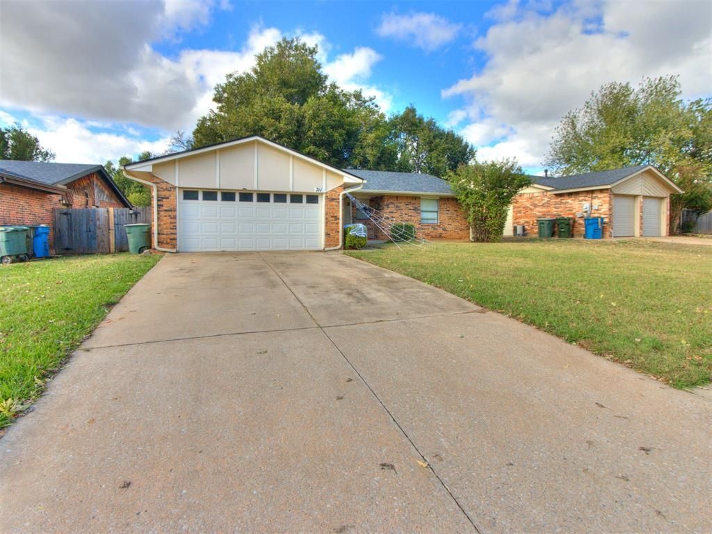 711 Hawthorne Lane, Edmond, OK 73003
