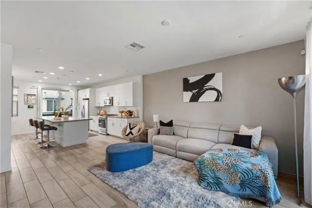 19547 Cardigan, Northridge, CA 91324
