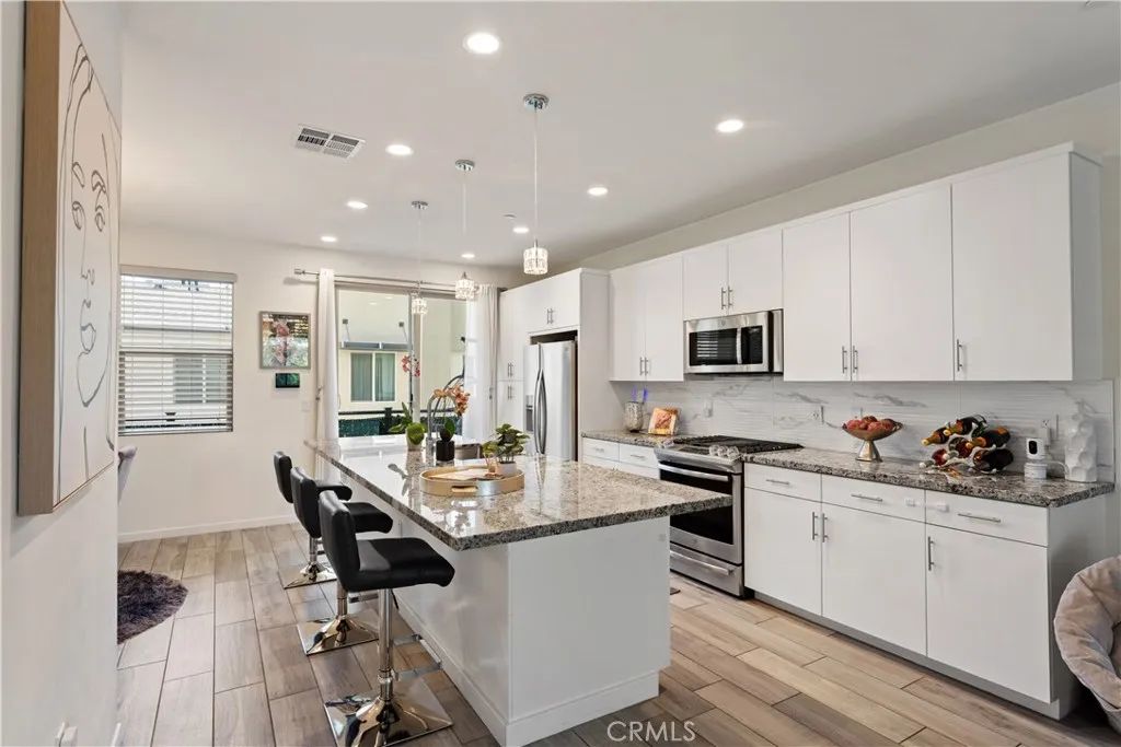 19547 Cardigan, Northridge, CA 91324