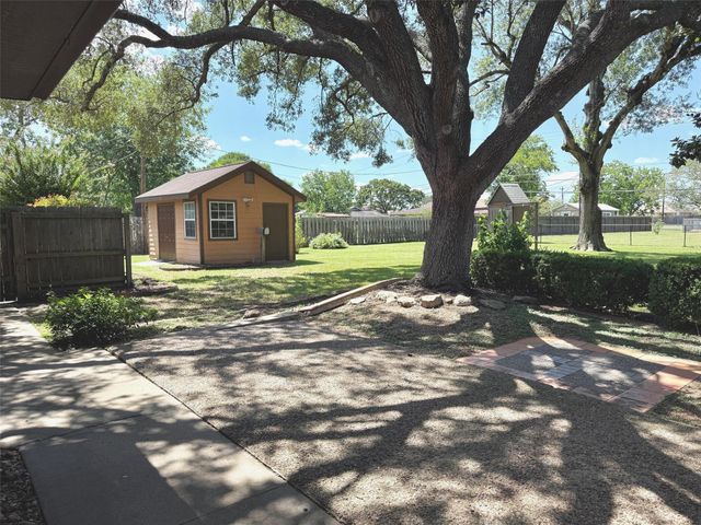 604 Berwick, Victoria, TX 77904