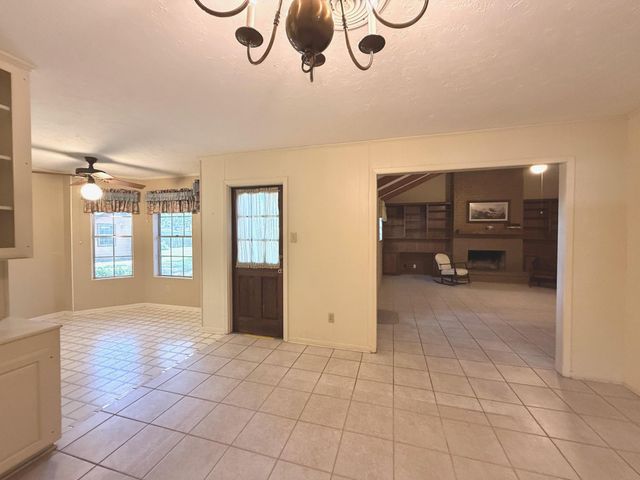 604 Berwick, Victoria, TX 77904