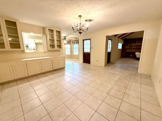 604 Berwick, Victoria, TX 77904