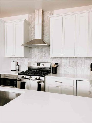 306 SE G Street, Bentonville, AR 72712