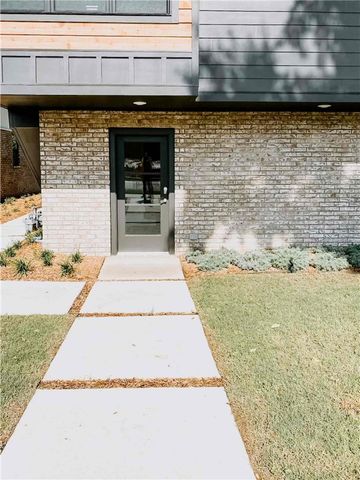 306 SE G Street, Bentonville, AR 72712