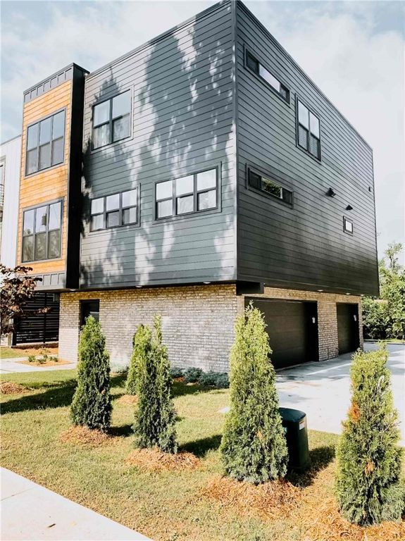 306 SE G Street, Bentonville, AR 72712