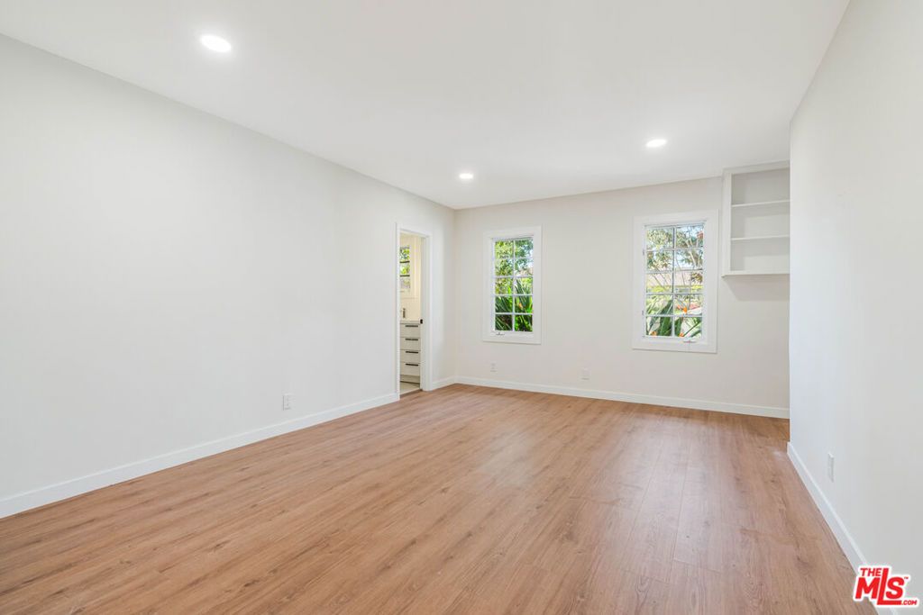 Image 13 of property listing at 426 Georgina Avenue, Santa Monica, CA 90402