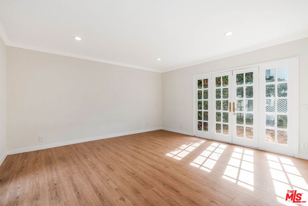 Image 15 of property listing at 426 Georgina Avenue, Santa Monica, CA 90402