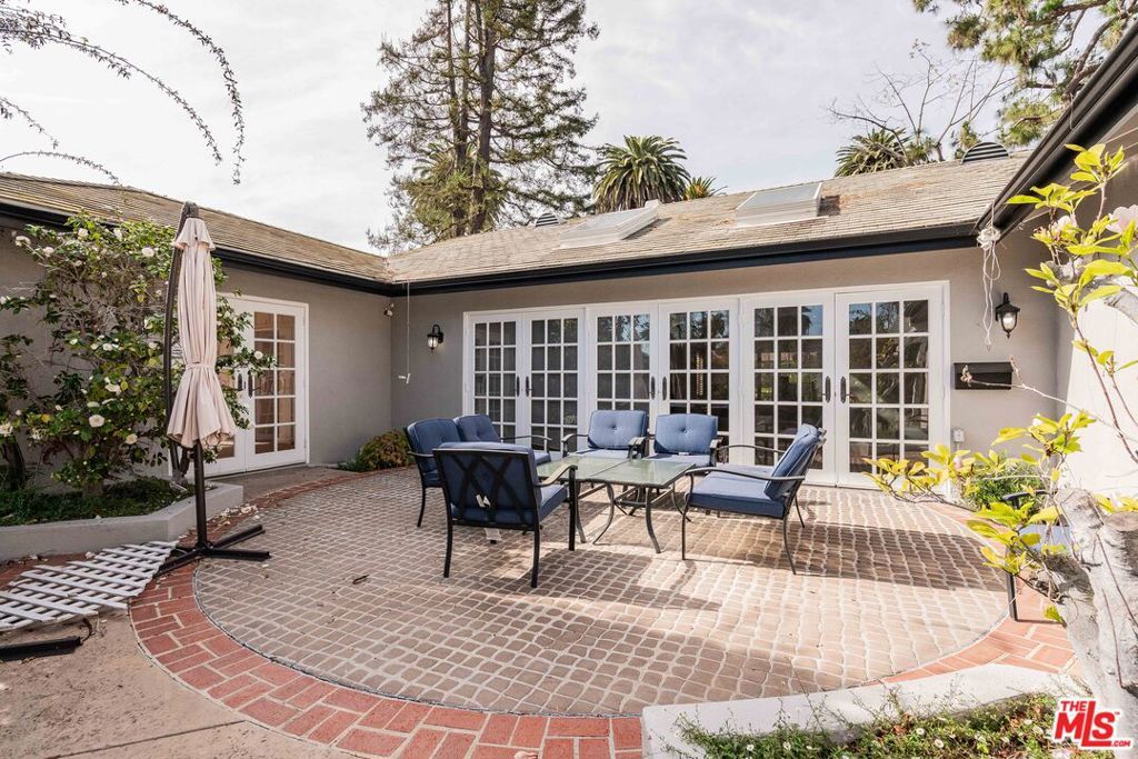 Image 17 of property listing at 426 Georgina Avenue, Santa Monica, CA 90402