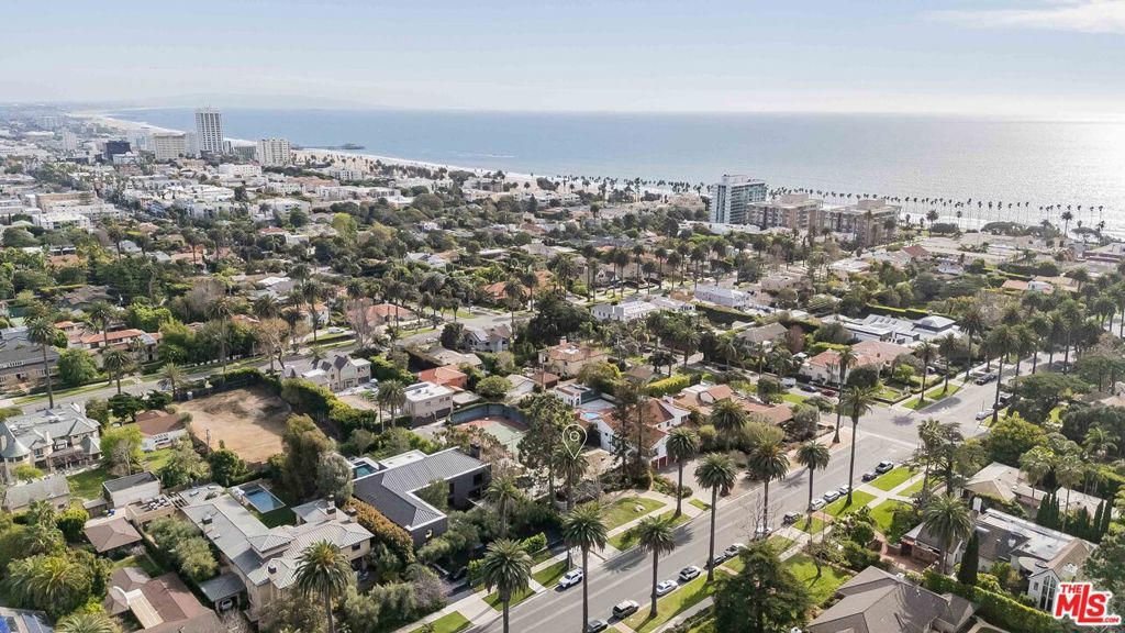 Image 23 of property listing at 426 Georgina Avenue, Santa Monica, CA 90402