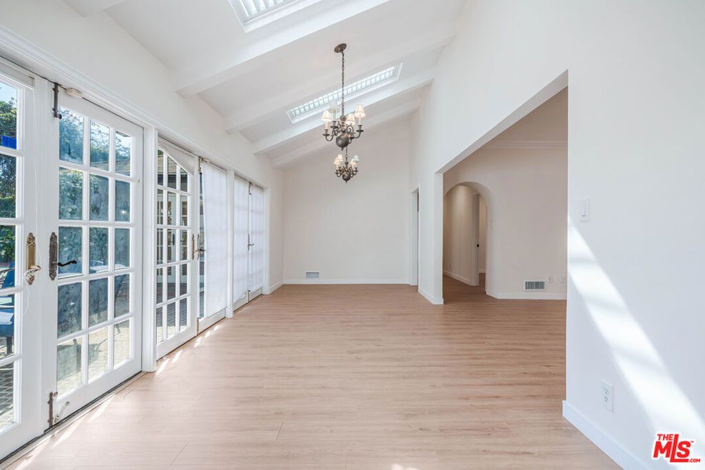 Image 9 of property listing at 426 Georgina Avenue, Santa Monica, CA 90402