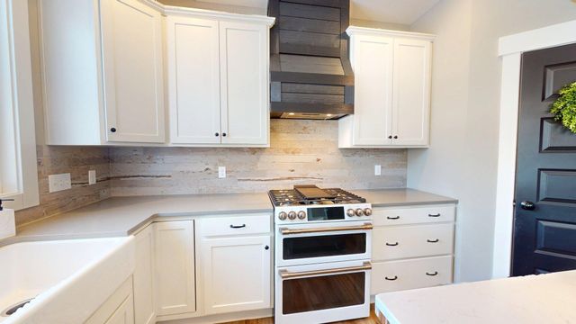 5517 Stanton Woods Drive, Blendon Twp, MI 49426