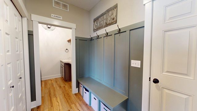 5517 Stanton Woods Drive, Blendon Twp, MI 49426