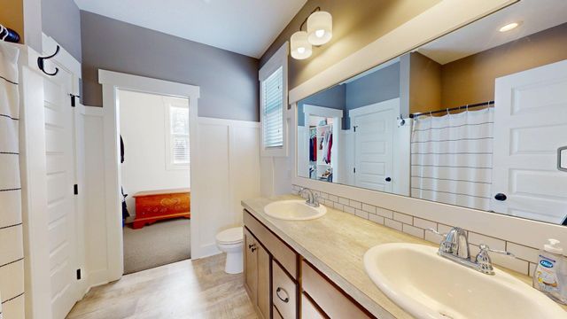 5517 Stanton Woods Drive, Blendon Twp, MI 49426