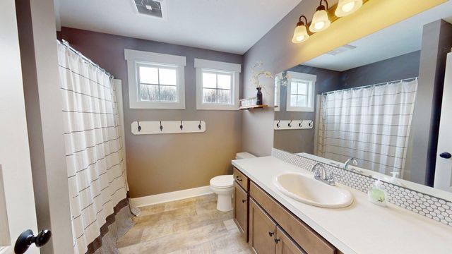 5517 Stanton Woods Drive, Blendon Twp, MI 49426