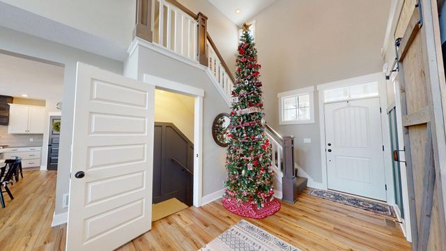 5517 Stanton Woods Drive, Blendon Twp, MI 49426