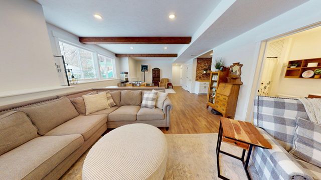 5517 Stanton Woods Drive, Blendon Twp, MI 49426