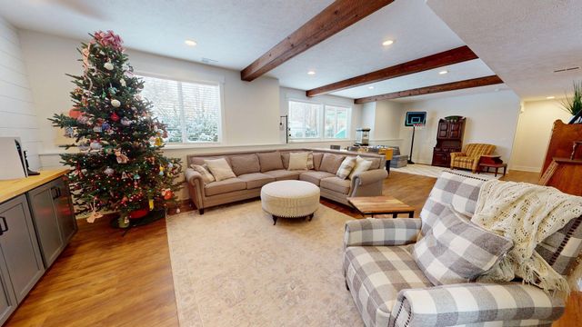 5517 Stanton Woods Drive, Blendon Twp, MI 49426