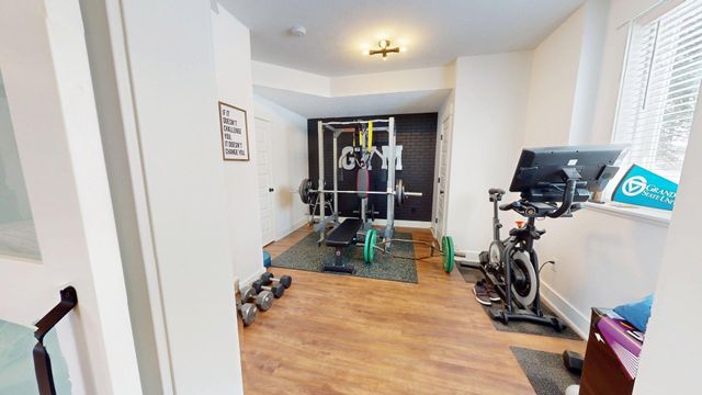 5517 Stanton Woods Drive, Blendon Twp, MI 49426