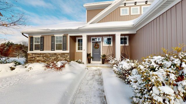 5517 Stanton Woods Drive, Blendon Twp, MI 49426